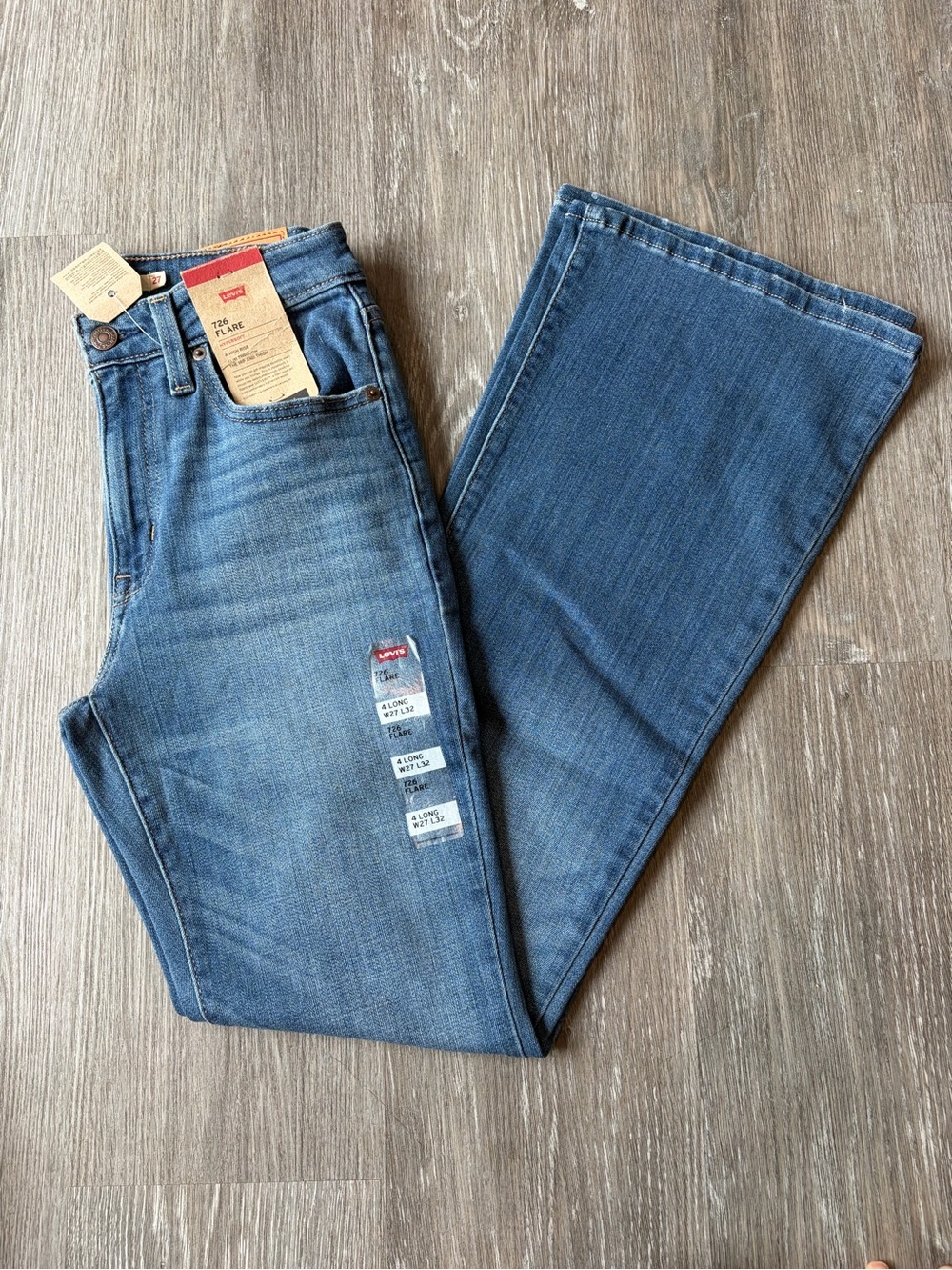 NWT Levi's 726 Flare Jeans Size 4L